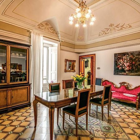 Bed and Breakfast Palazzo Stunis - Dimora Di Charme Ostuni Exterior foto