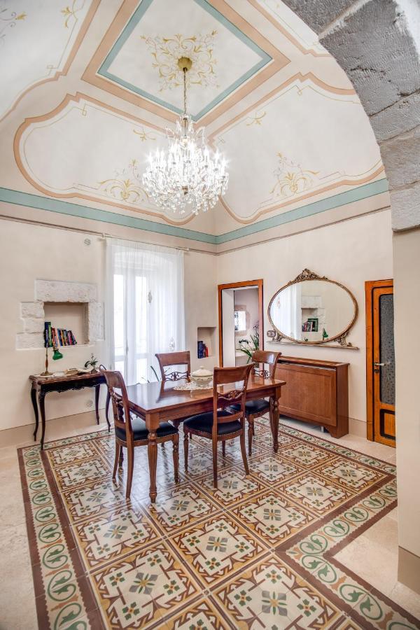Bed and Breakfast Palazzo Stunis - Dimora Di Charme Ostuni Exterior foto