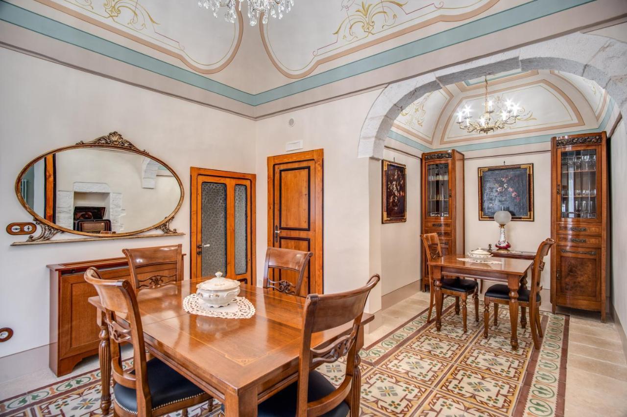 Bed and Breakfast Palazzo Stunis - Dimora Di Charme Ostuni Exterior foto