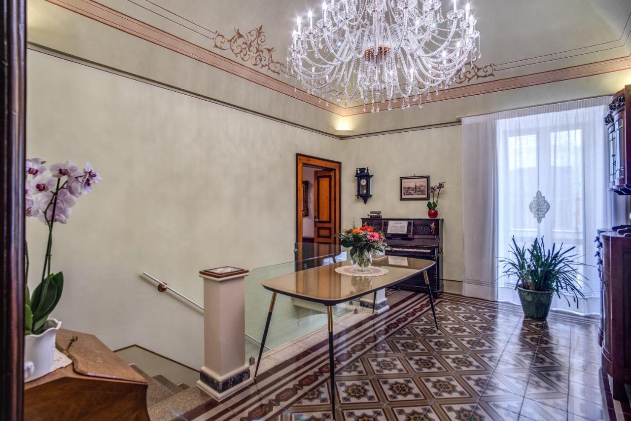 Bed and Breakfast Palazzo Stunis - Dimora Di Charme Ostuni Exterior foto