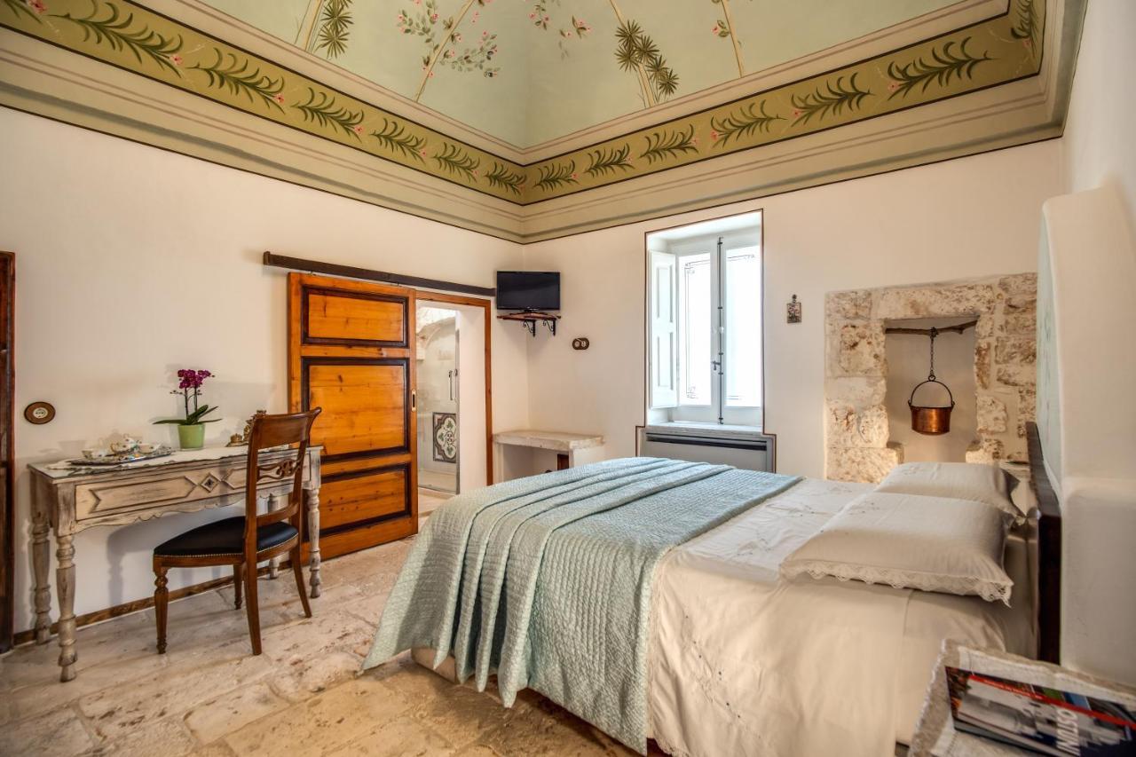 Bed and Breakfast Palazzo Stunis - Dimora Di Charme Ostuni Exterior foto