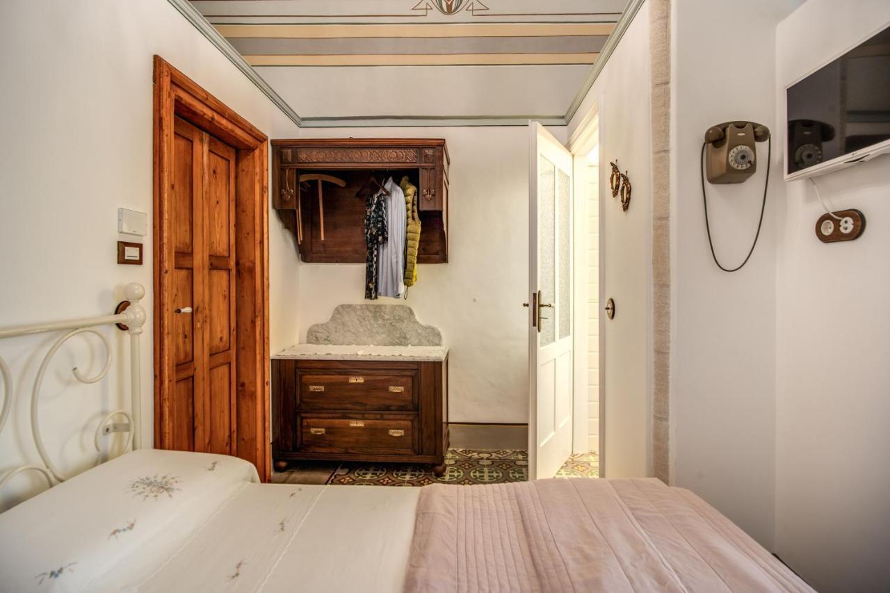 Bed and Breakfast Palazzo Stunis - Dimora Di Charme Ostuni Exterior foto