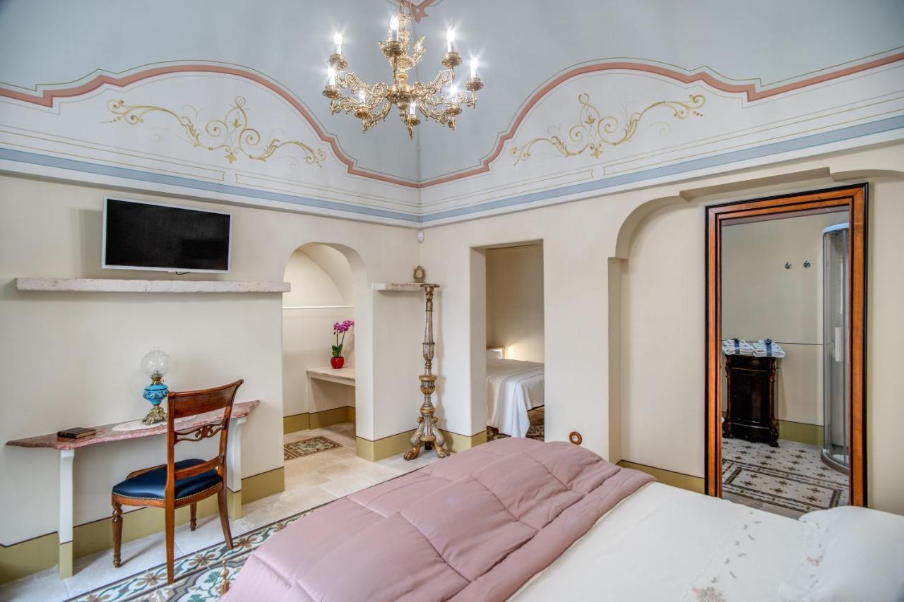 Bed and Breakfast Palazzo Stunis - Dimora Di Charme Ostuni Exterior foto