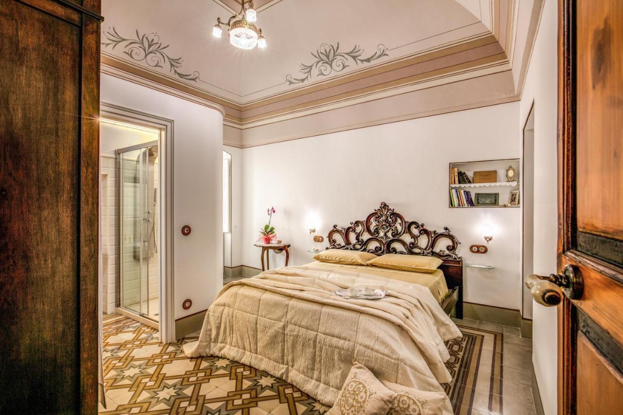 Bed and Breakfast Palazzo Stunis - Dimora Di Charme Ostuni Exterior foto