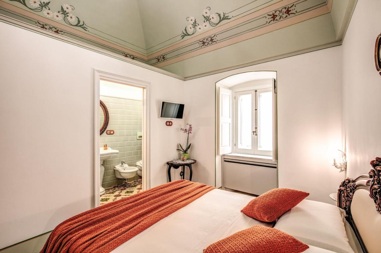 Bed and Breakfast Palazzo Stunis - Dimora Di Charme Ostuni Exterior foto
