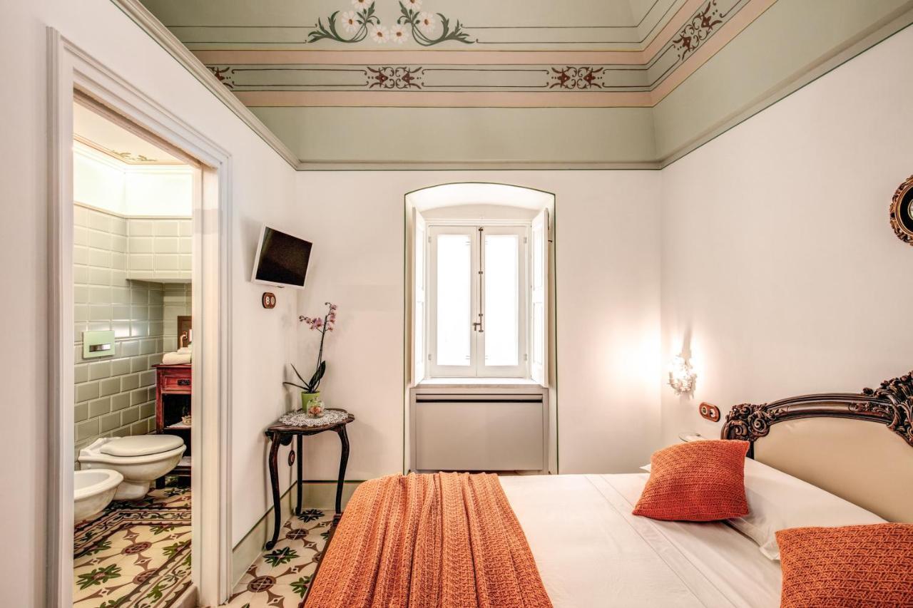 Bed and Breakfast Palazzo Stunis - Dimora Di Charme Ostuni Exterior foto