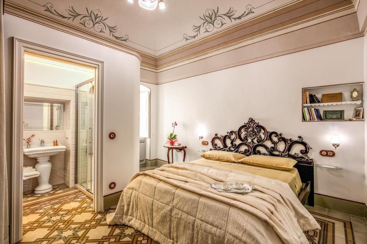 Bed and Breakfast Palazzo Stunis - Dimora Di Charme Ostuni Exterior foto