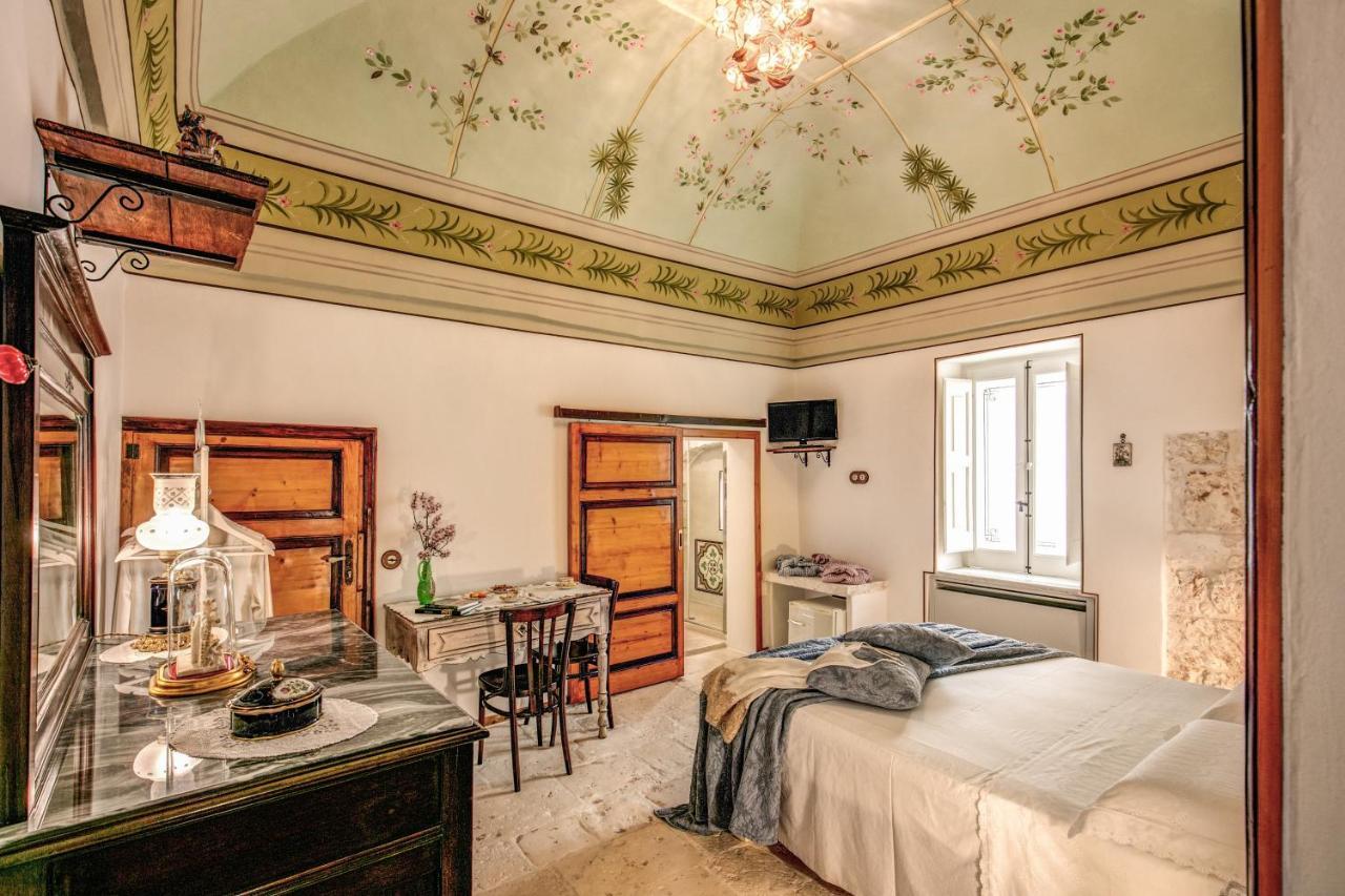 Bed and Breakfast Palazzo Stunis - Dimora Di Charme Ostuni Exterior foto
