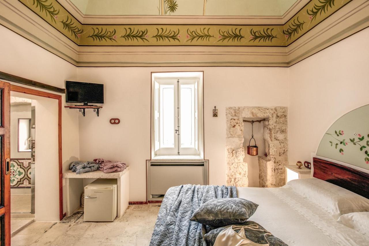 Bed and Breakfast Palazzo Stunis - Dimora Di Charme Ostuni Exterior foto