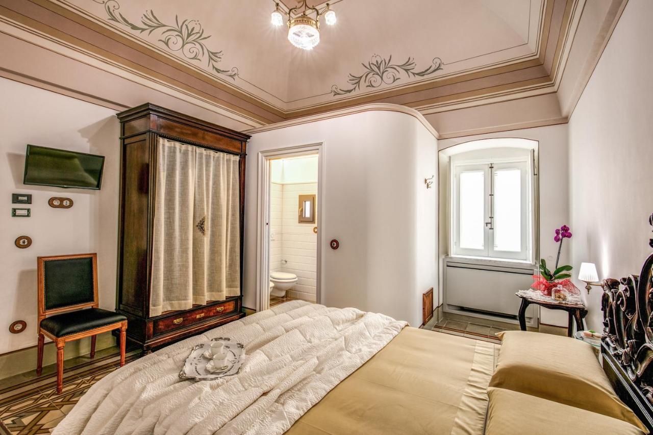 Bed and Breakfast Palazzo Stunis - Dimora Di Charme Ostuni Exterior foto